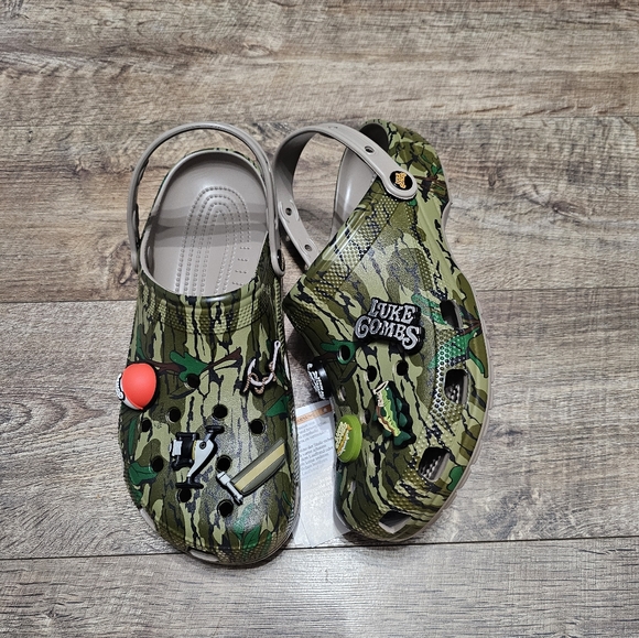 CROCS Other - CROCS X Luke Combs sandals Men's size  12